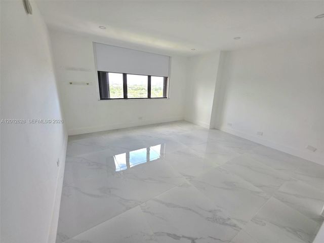 1800 NE 114th St 1101, Miami, FL 33181