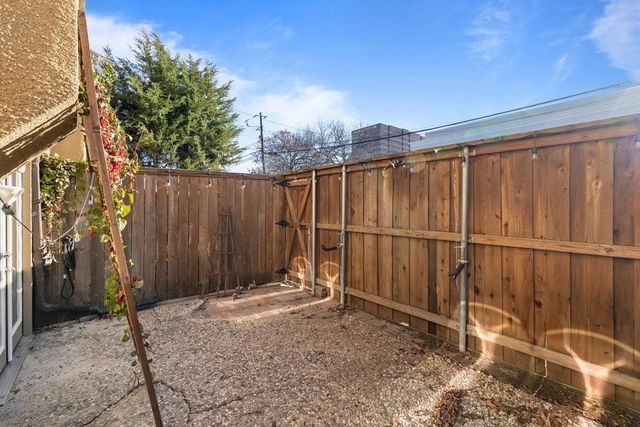 3818 N Hall Street 125, Dallas, TX 75219