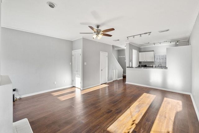3818 N Hall Street 125, Dallas, TX 75219