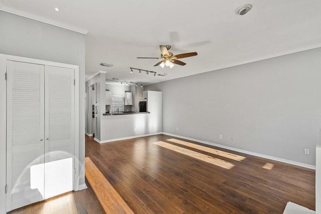 3818 N Hall Street 125, Dallas, TX 75219