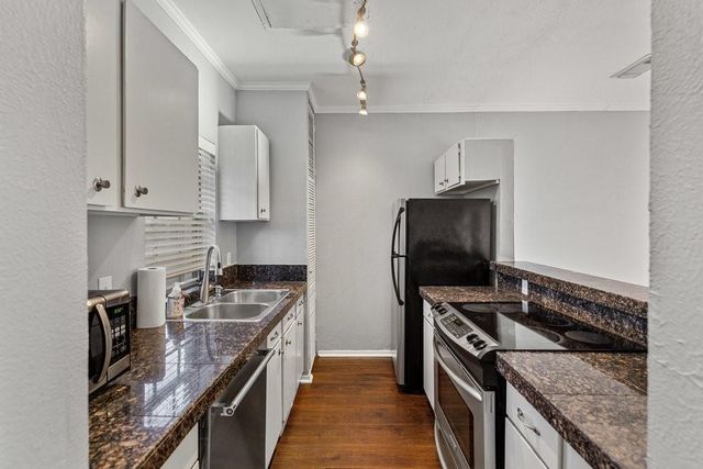 3818 N Hall Street 125, Dallas, TX 75219