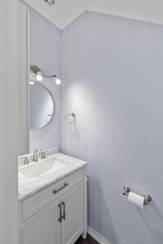 3818 N Hall Street 125, Dallas, TX 75219