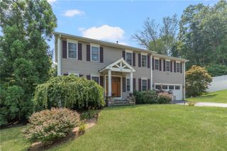 16 Taylor Lane, Warwick, RI 02886