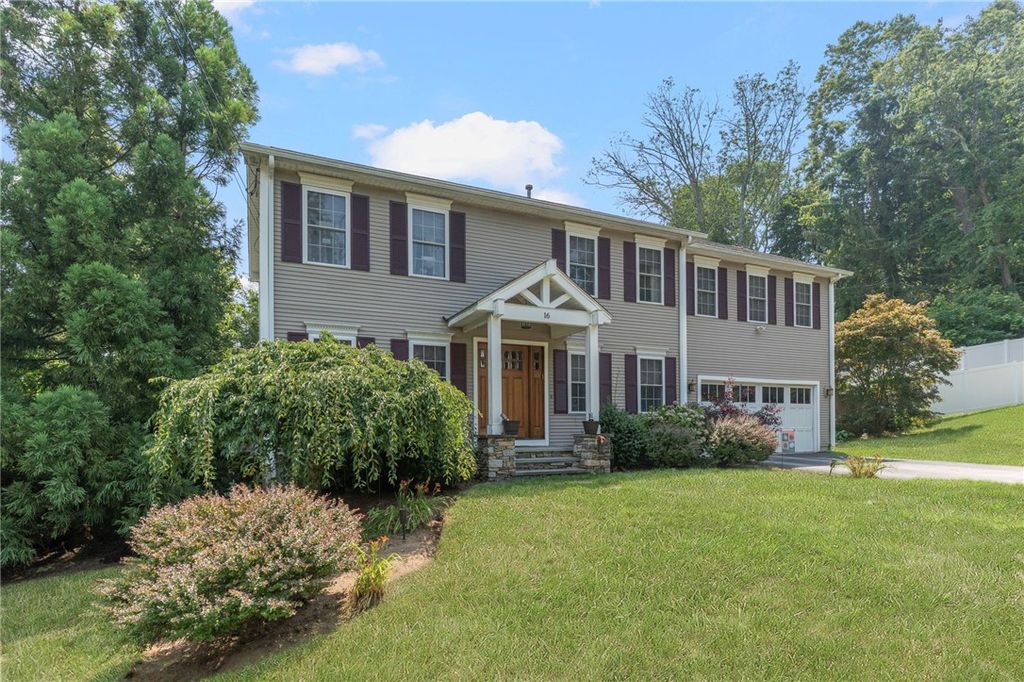 16 Taylor Lane, Warwick, RI 02886
