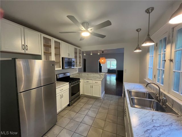 10310 Clifton Boulevard, Cleveland, OH 44102