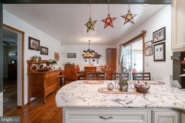 864 ELHAM DR, York, PA 17406