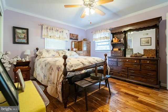 864 ELHAM DR, York, PA 17406