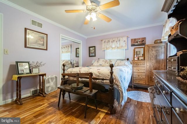 864 ELHAM DR, York, PA 17406