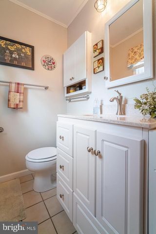 864 ELHAM DR, York, PA 17406