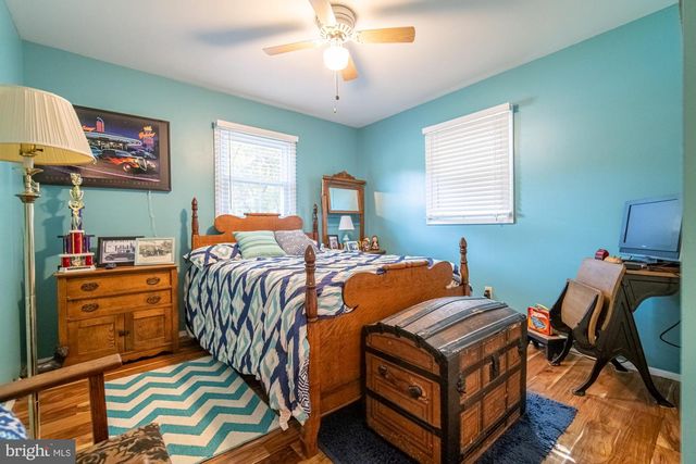 864 ELHAM DR, York, PA 17406