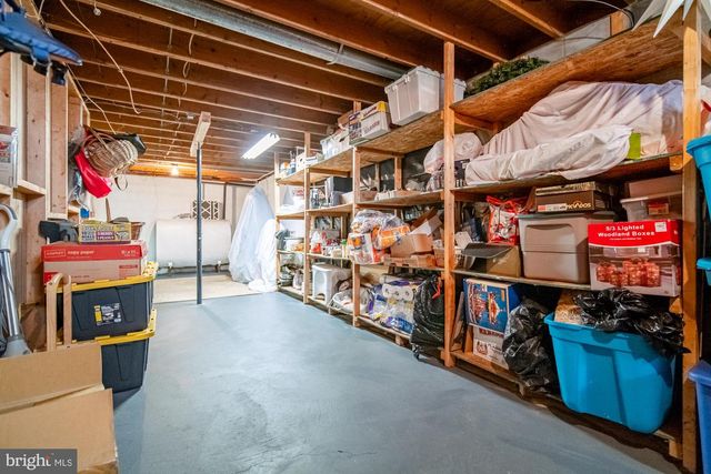 864 ELHAM DR, York, PA 17406