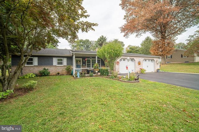 864 ELHAM DR, York, PA 17406