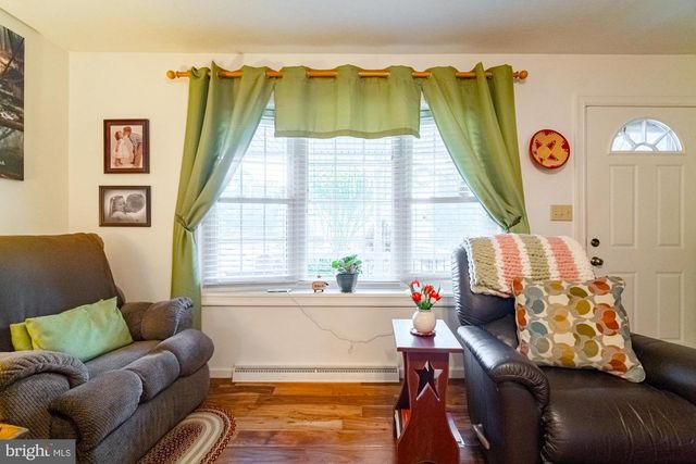 864 ELHAM DR, York, PA 17406