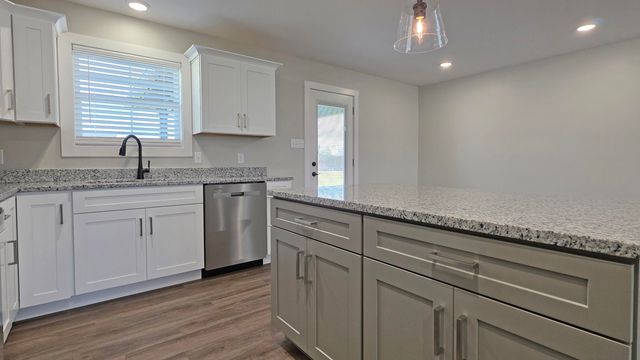 20 J's Lane, London, KY 40741