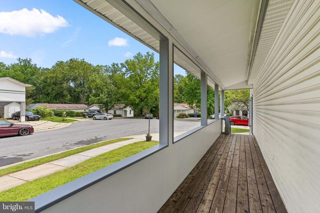 8902 JOSEPHS COAT CT, Jessup, MD 20794