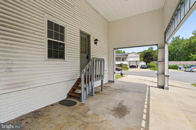 8902 JOSEPHS COAT CT, Jessup, MD 20794