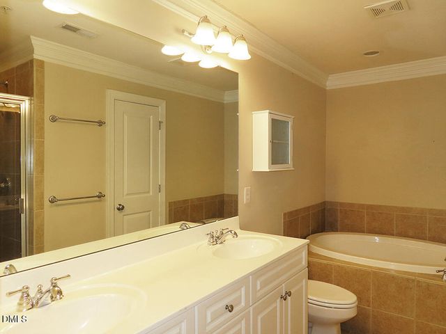 337 Rose Walk Lane, Carrboro, NC 27510