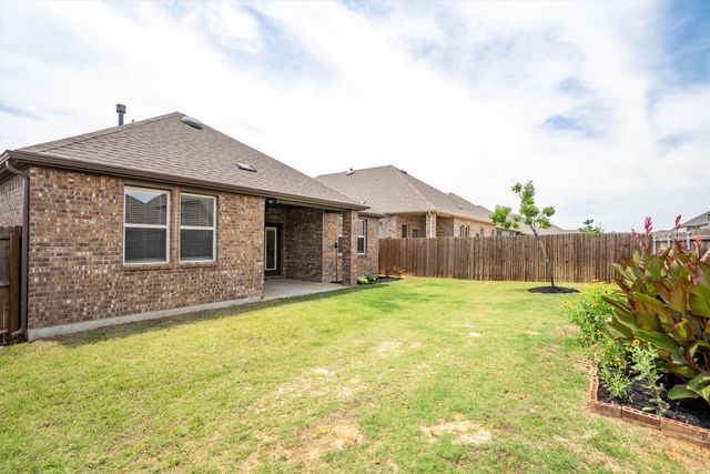 10605 Ponderosa Trail, Aubrey, TX 76227