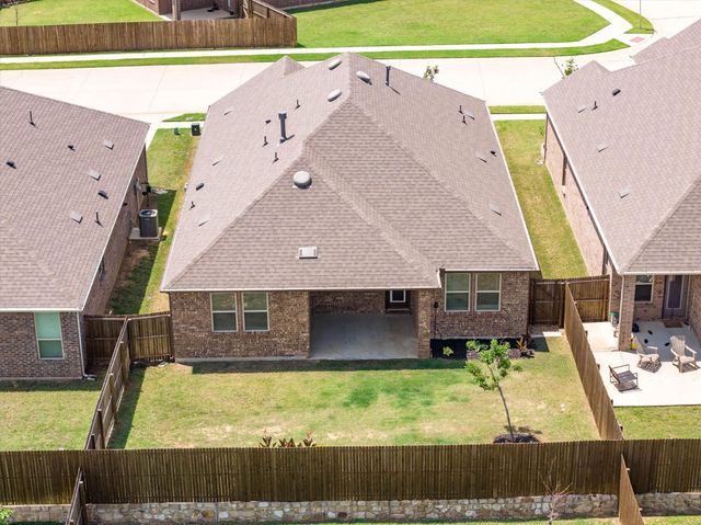 10605 Ponderosa Trail, Aubrey, TX 76227
