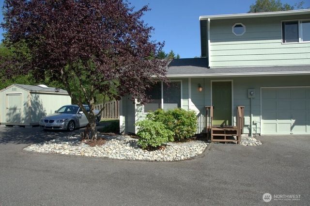 6305 Bob Galbreath Road, Clinton, WA 98236