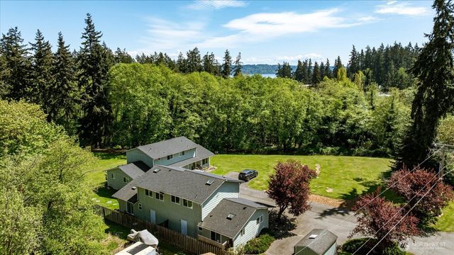6305 Bob Galbreath Road, Clinton, WA 98236