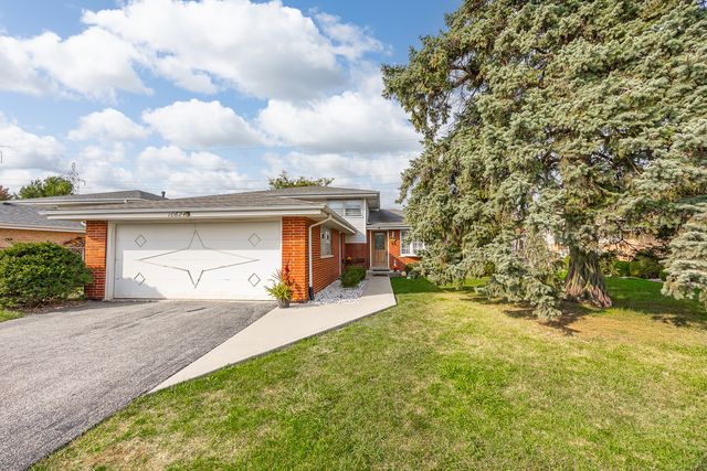 10624 S Michael Drive, Palos Hills, IL 60465