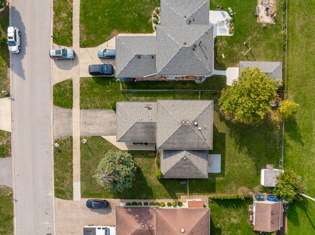10624 S Michael Drive, Palos Hills, IL 60465