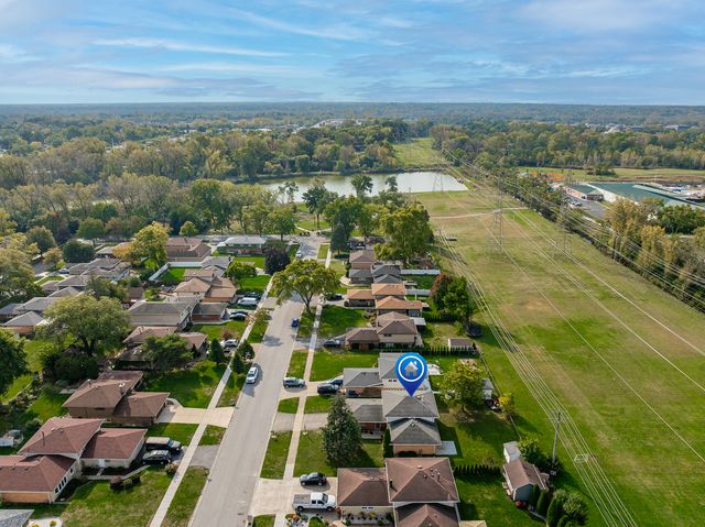 10624 S Michael Drive, Palos Hills, IL 60465