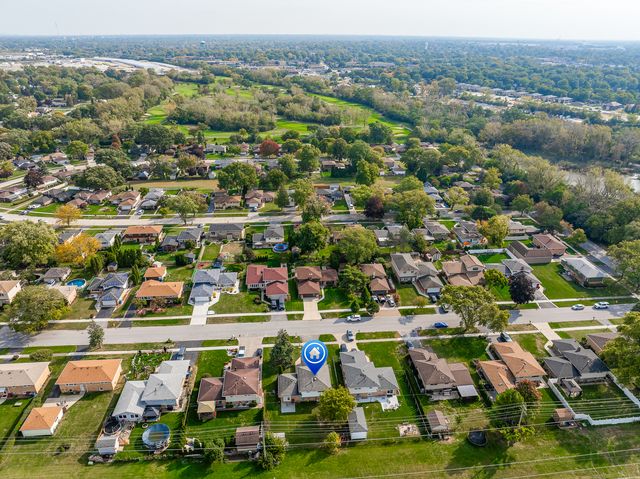 10624 S Michael Drive, Palos Hills, IL 60465