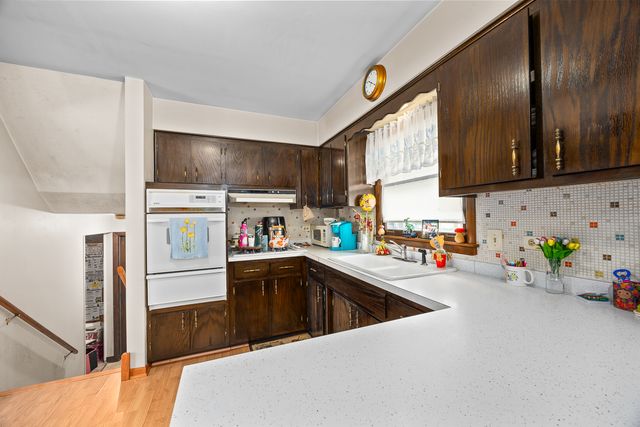 10624 S Michael Drive, Palos Hills, IL 60465
