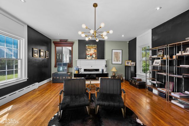512 Washington Road, Grosse Pointe, MI 48230