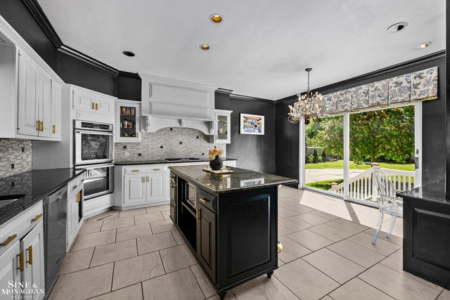 512 Washington Road, Grosse Pointe, MI 48230