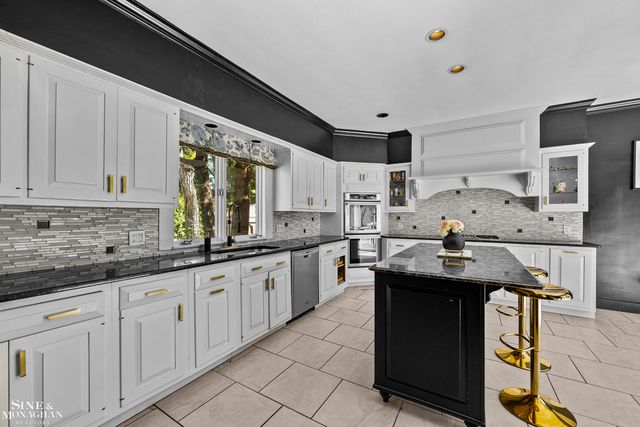 512 Washington Road, Grosse Pointe, MI 48230