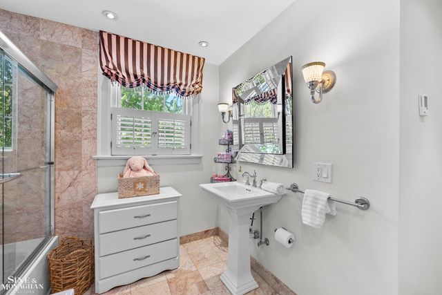 512 Washington Road, Grosse Pointe, MI 48230