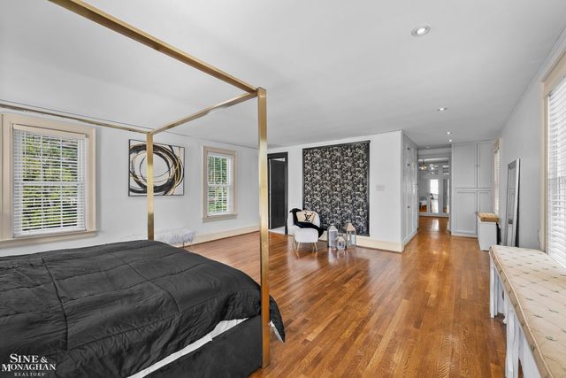 512 Washington Road, Grosse Pointe, MI 48230
