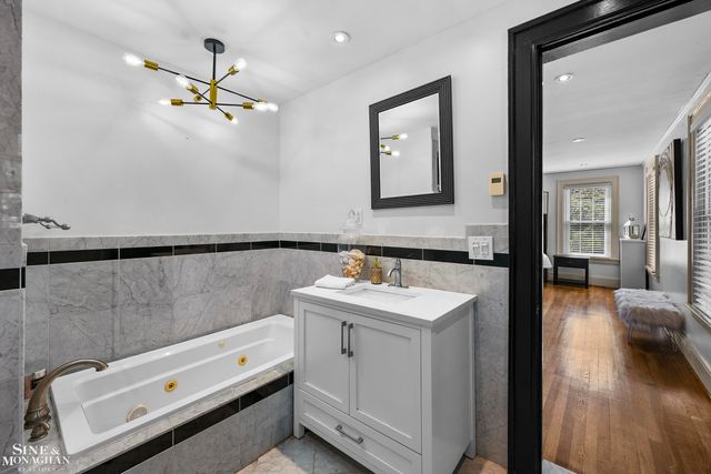 512 Washington Road, Grosse Pointe, MI 48230