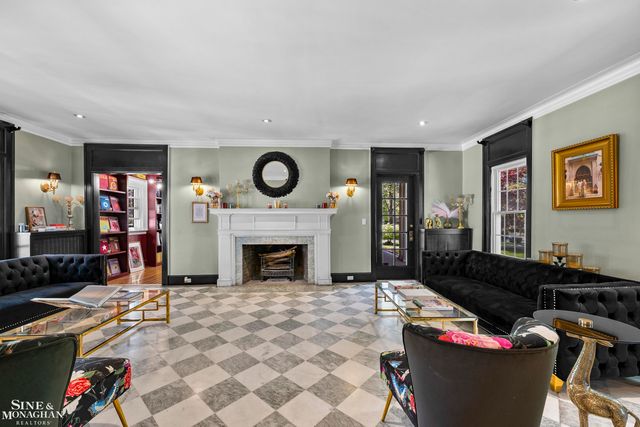 512 Washington Road, Grosse Pointe, MI 48230