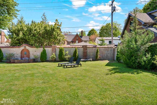 512 Washington Road, Grosse Pointe, MI 48230