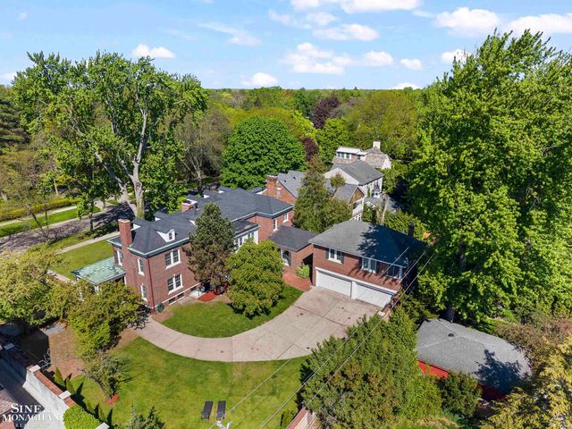 512 Washington Road, Grosse Pointe, MI 48230