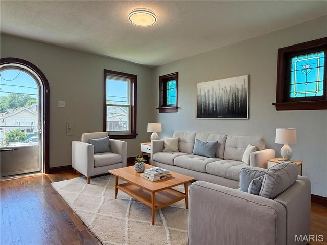 309 W Arlee Avenue, St Louis, MO 63125
