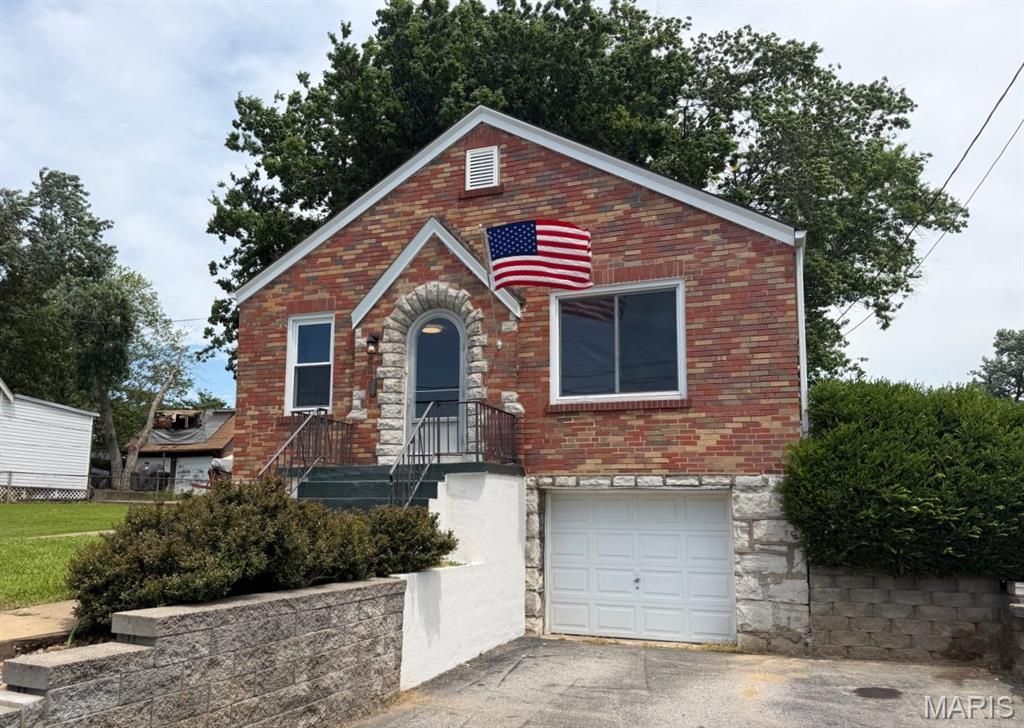 309 W Arlee Avenue, St Louis, MO 63125