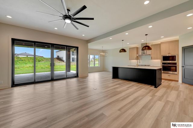 9332 S 86th Street, Lincoln, NE 68526