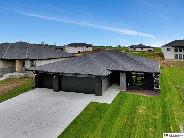 9332 S 86th Street, Lincoln, NE 68526
