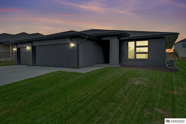 9332 S 86th Street, Lincoln, NE 68526