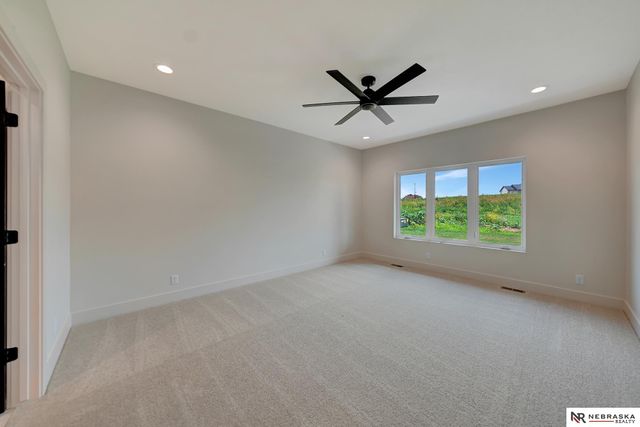 9332 S 86th Street, Lincoln, NE 68526