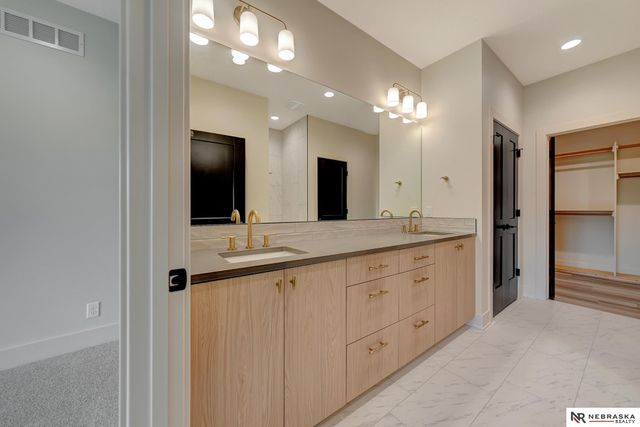 9332 S 86th Street, Lincoln, NE 68526