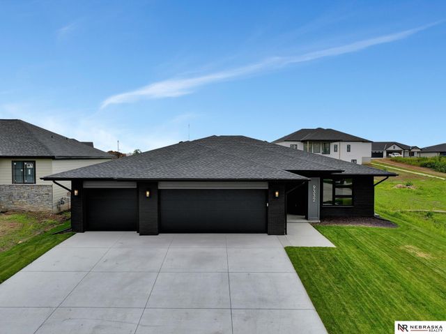9332 S 86th Street, Lincoln, NE 68526