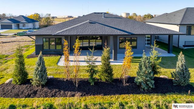 9332 S 86th Street, Lincoln, NE 68526