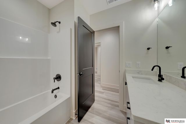 9332 S 86th Street, Lincoln, NE 68526