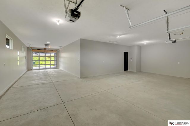 9332 S 86th Street, Lincoln, NE 68526